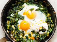 Baked Eggs With Spinach Yogurt and Chili Oil