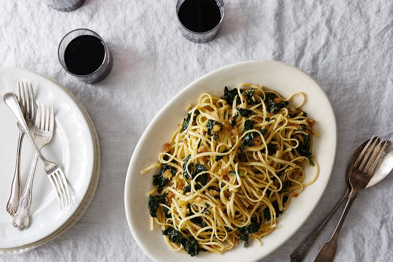 Linguine with Breadcrumbs and Kale