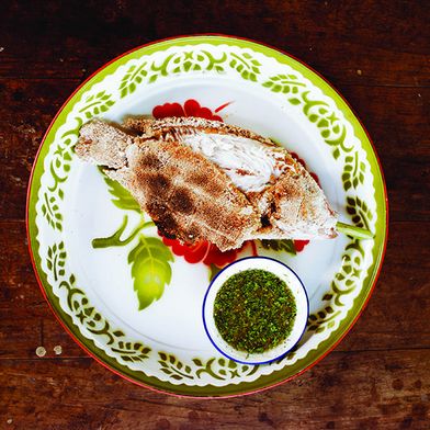 Plaa Phao Kleua (Grilled Salt-Crusted Fish with Chile Dipping Sauce) 