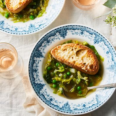 This Genius Minty Pea Soup is the Springiest (& Speediest) 