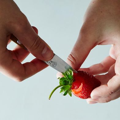 How to Hull Strawberries, 2 Ways